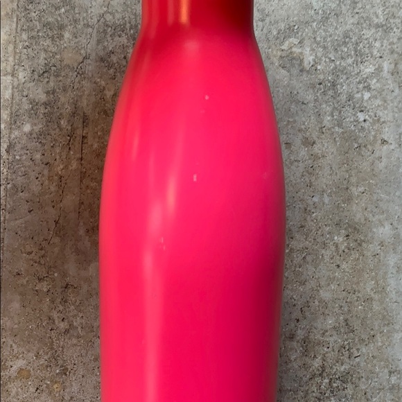 Authentic S’well Bottle in 🔥🔥Pink! - Picture 4 of 6